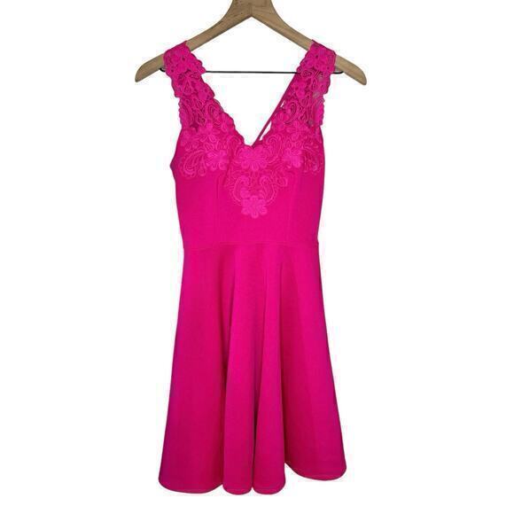 Ted Baker Taliia Embroidered Skater Dress‎ 2 C6 - Picture 3 of 9